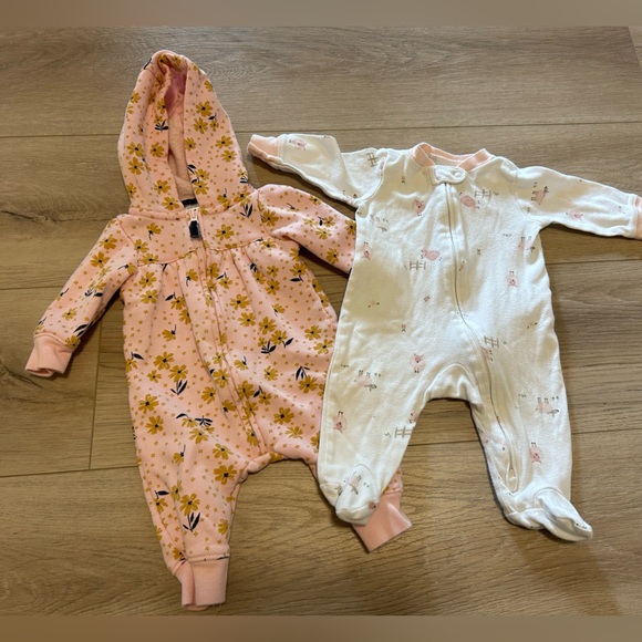 Bundle/Lot of 11 0-3 Month Baby Clothes - Picture 10 of 13